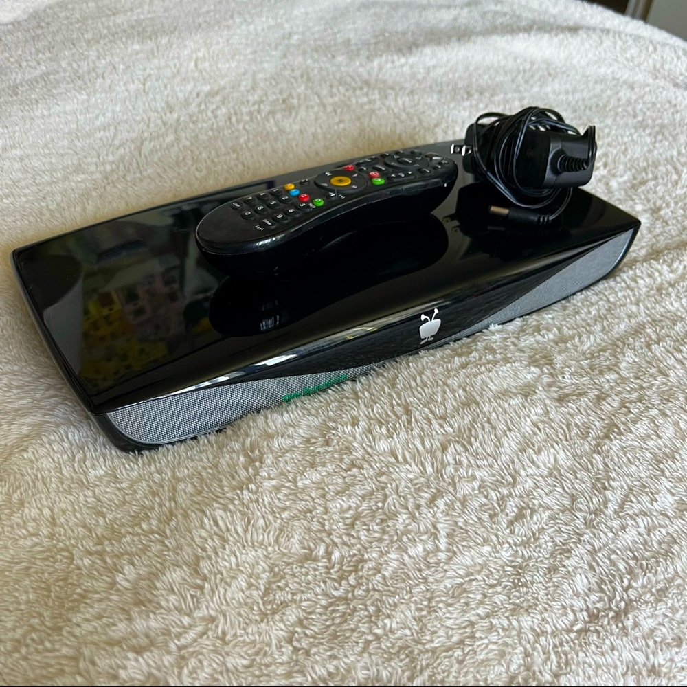 TiVo Roamio oTa with Remote and Power Adapter